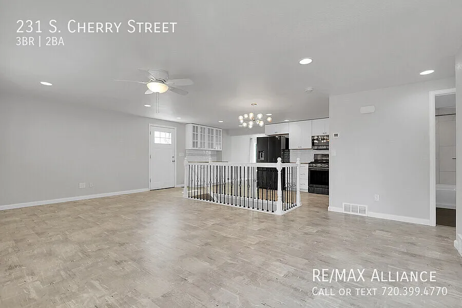 Beautifully Renovated Home with Modern Finishes & Spacious Yard — Photo 4