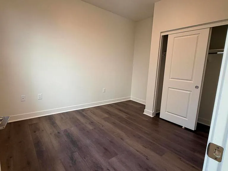 1260 E Thompson Blvd #106 — Photo 18
