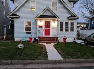 50 W Woodbine Dr, Freeport, NY 11520