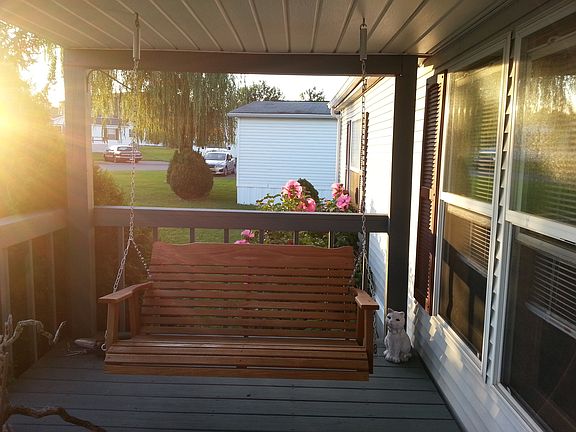 Porch swing