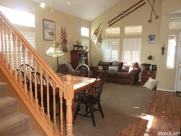 3rd image of 821 Coastal Ct