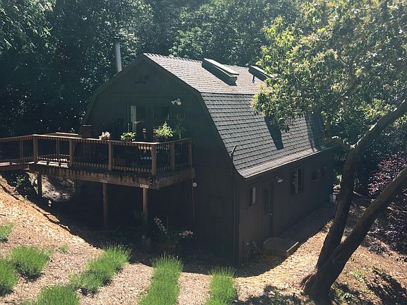 Side View / Main Entrance