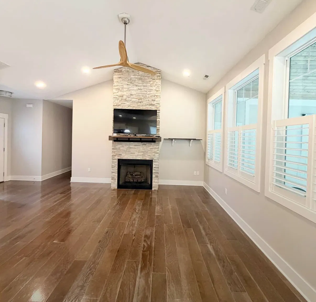 3 bed, 1817 sqft, $2,795 — Photo 4
