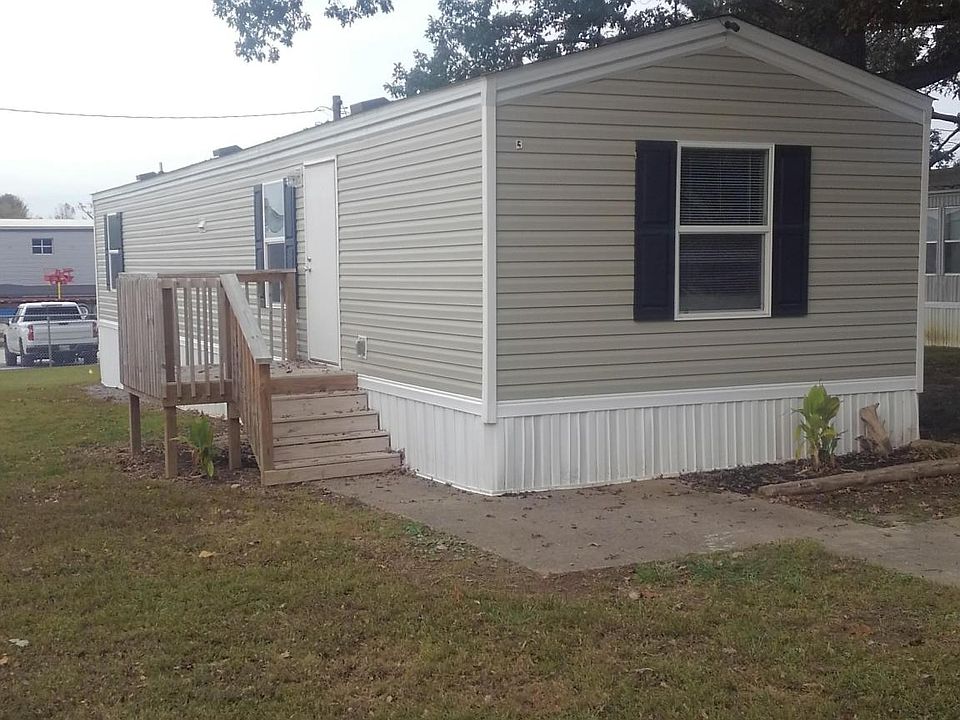 1st image of 17 Oakwood Pl
