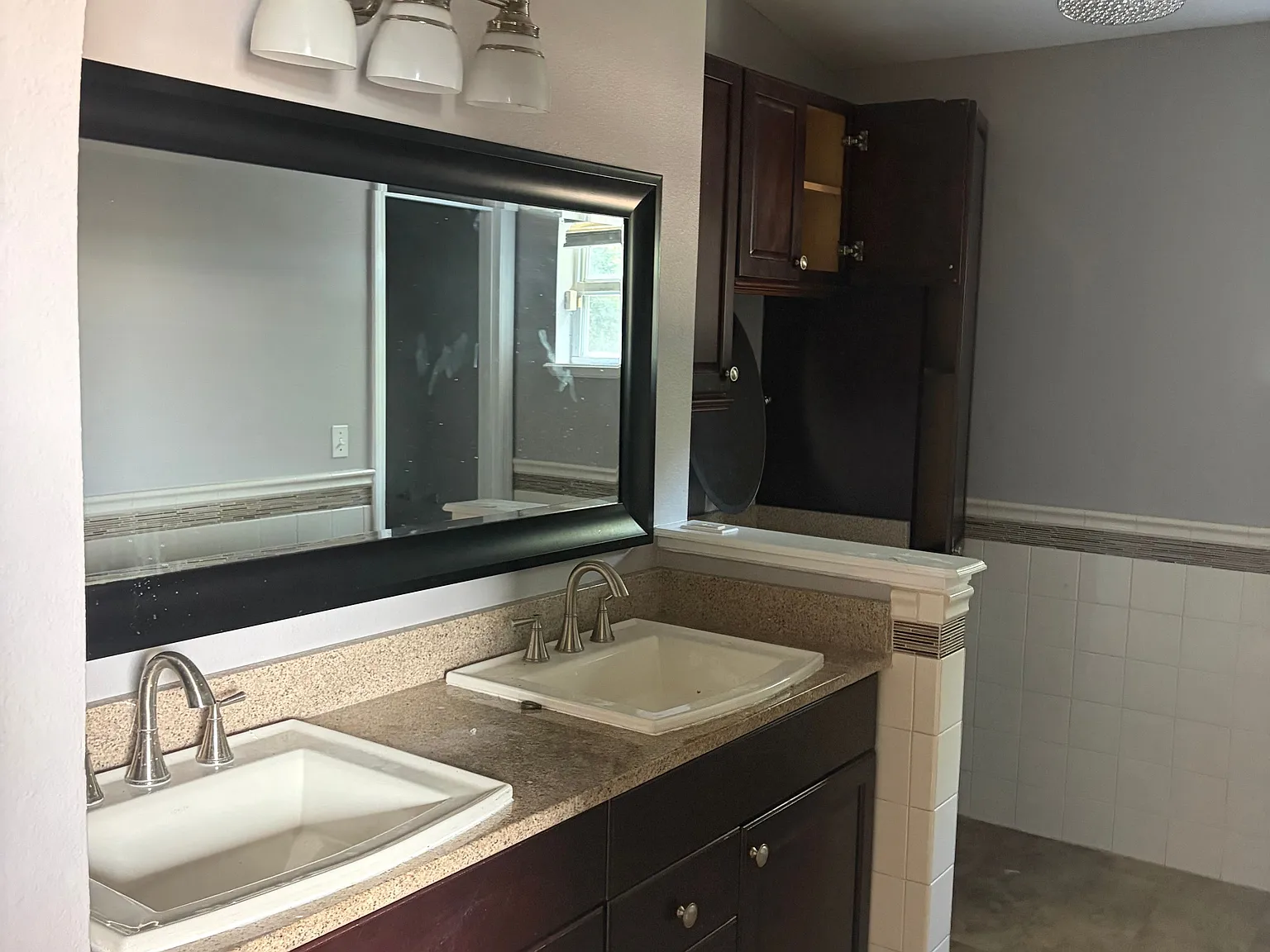4 bed, 2.0 bath, 1874 sqft, $2,320 — Photo 4