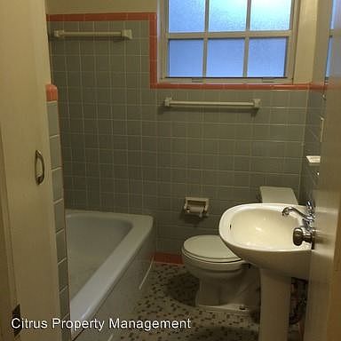 4th image of 903 E Central Blvd