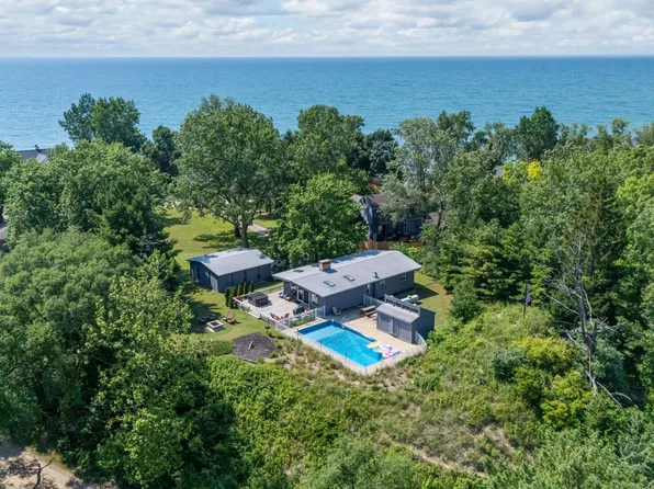 5501 Sunset Path, Stevensville, MI 49127