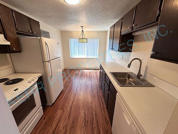 4th image of 6498 Lowry Dr #5