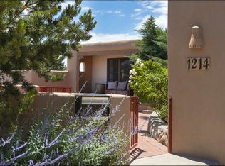 1214 Placita Loma, Santa Fe, NM 87501