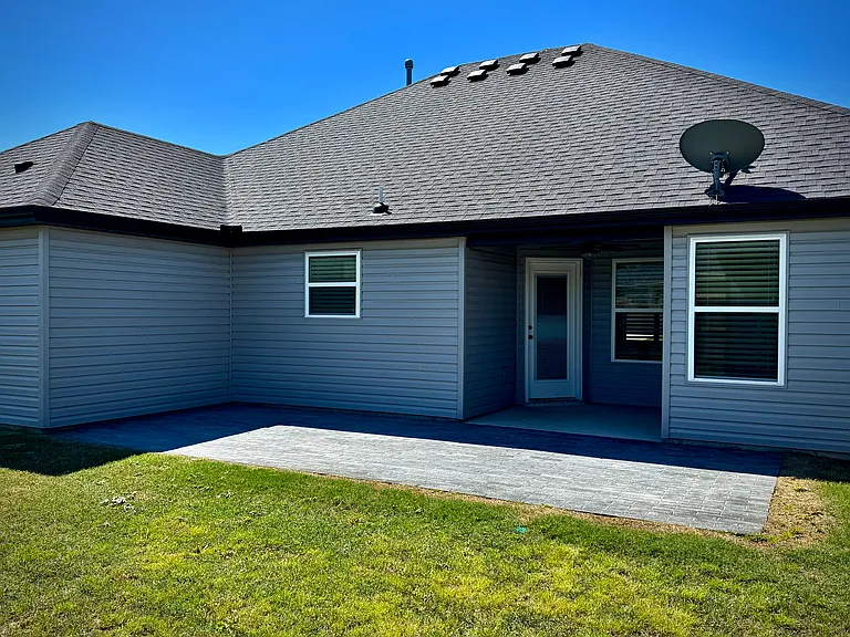 1903 E Hudson Dr — Photo 4