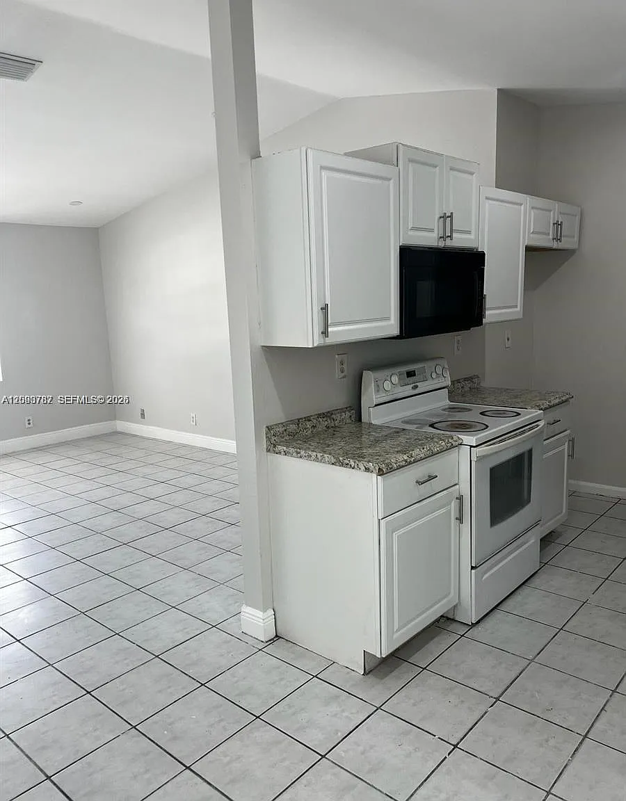 North Lauderdale Estates — Photo 4