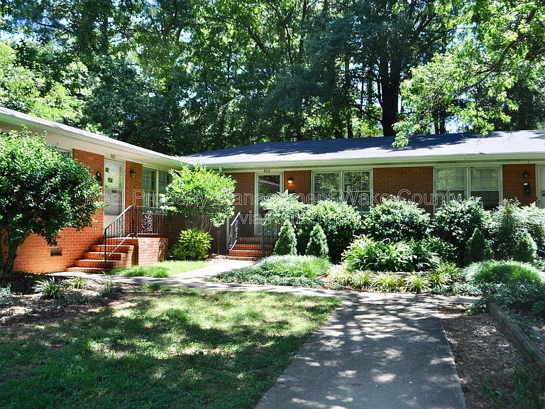 806 Chamberlain St — Photo 2