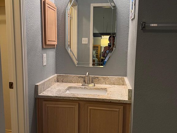 4th image of 3809 Zavala Ct