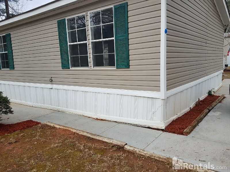 2nd image of 729 Valley View Dr