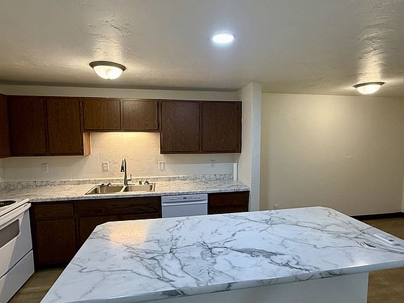 3rd image of 2730 Humboldt Rd #1