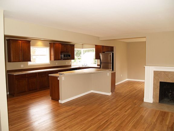2nd image of 5924 Steilacoom Blvd SW