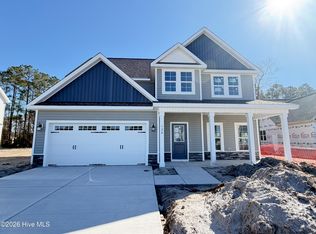 120 Rolling Water Ln, Peletier, NC 28584