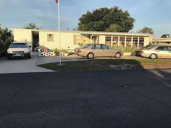 2nd image of 84 Captiva St