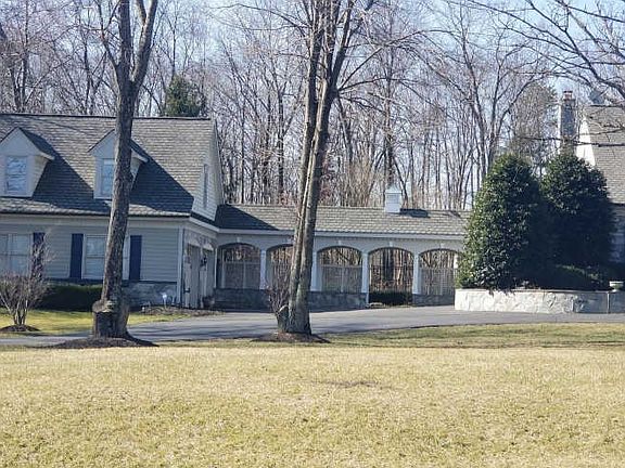 3rd image of 15436 Kentwell Cir
