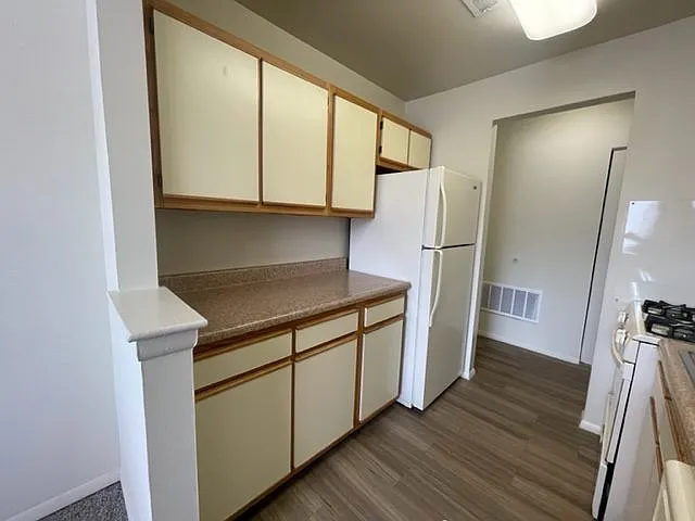Autumn Ridge Apartments — Photo 42