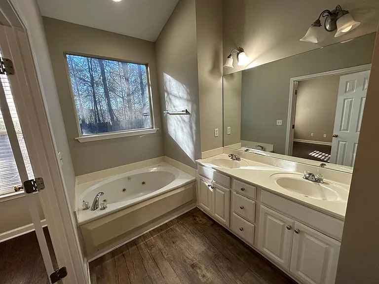 108 Gardenside Dr — Photo 9