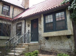 345 N Gore Ave, Webster Groves, MO