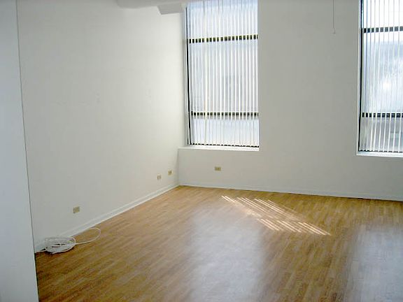 4th image of 837 N Milwaukee Ave Unit 201