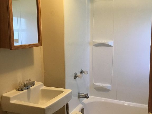 2nd image of 709 Ann St