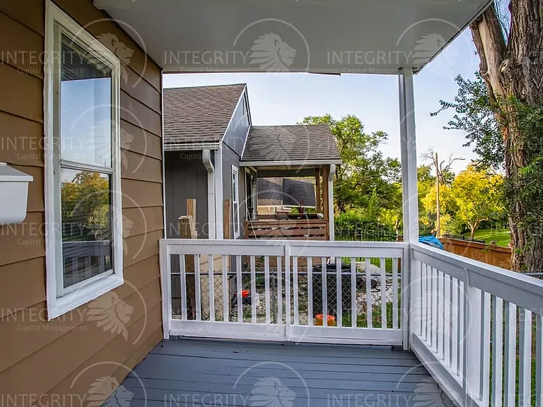 4411 S Benton Ave — Photo 4