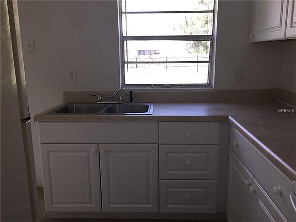 5th image of 1822 Coolidge Ave