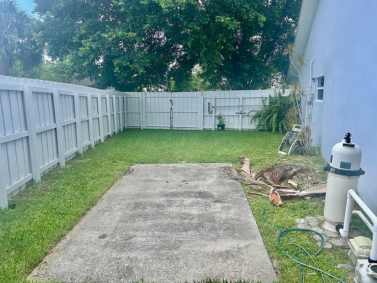 7851 NW 5th Pl — Photo 15