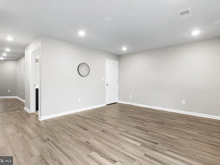 62 Rome Way — Photo 11