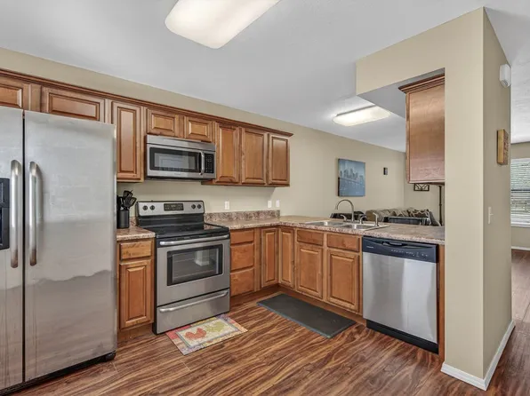 45 Blue Water Dr APT 1, Holiday Island, AR 72631