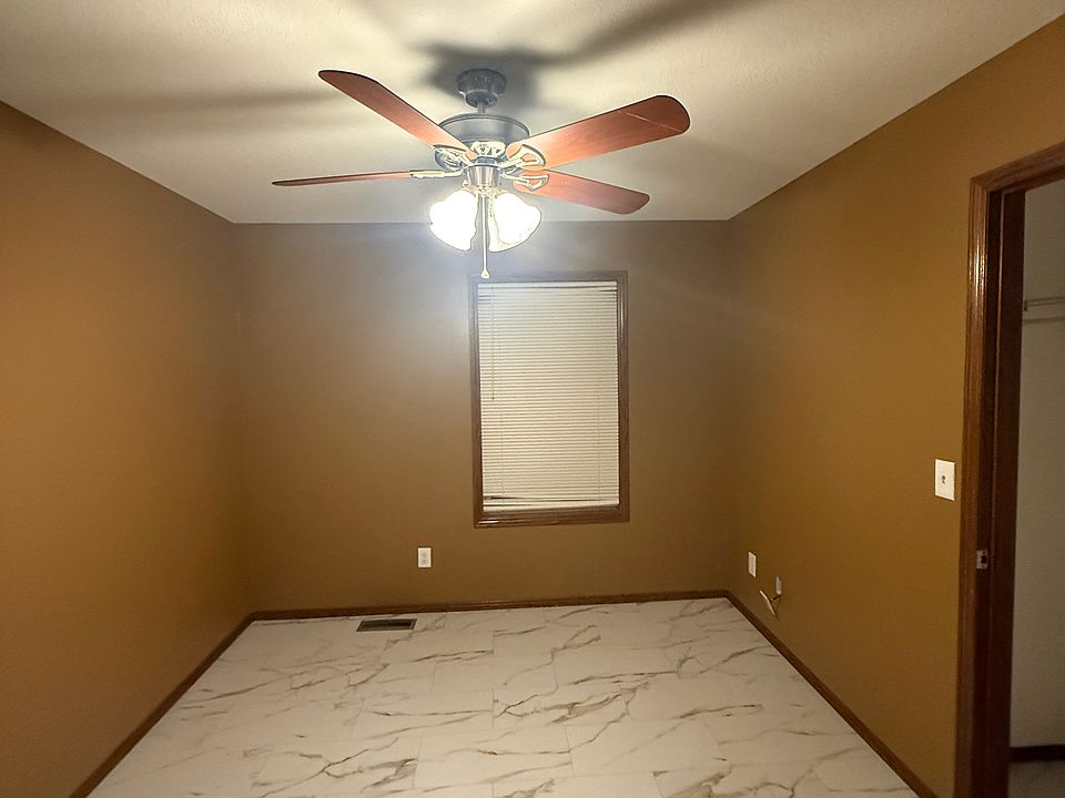 2nd image of 2413 Montana Pl