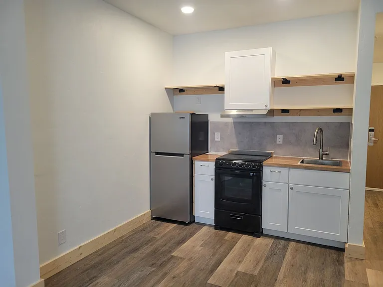 Ski Town Apartments — Photo 26