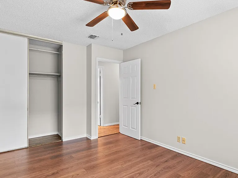 6822 Mountain Spring St — Photo 11
