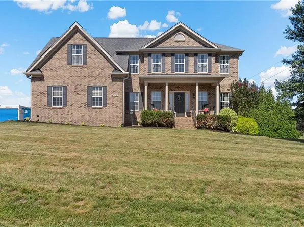 4003 Smith Ridge Ct, Colfax, NC 27235
