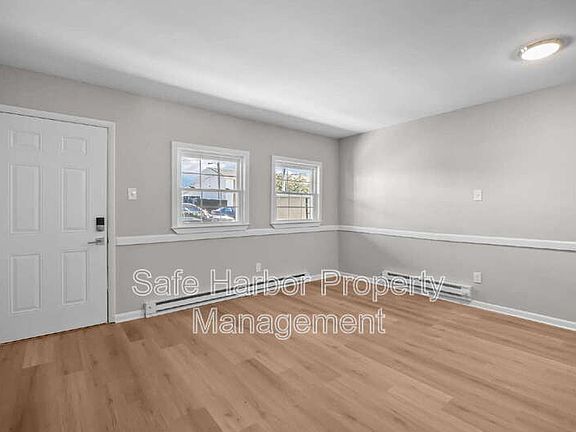 5th image of 827 E Ocean View Ave APT 5