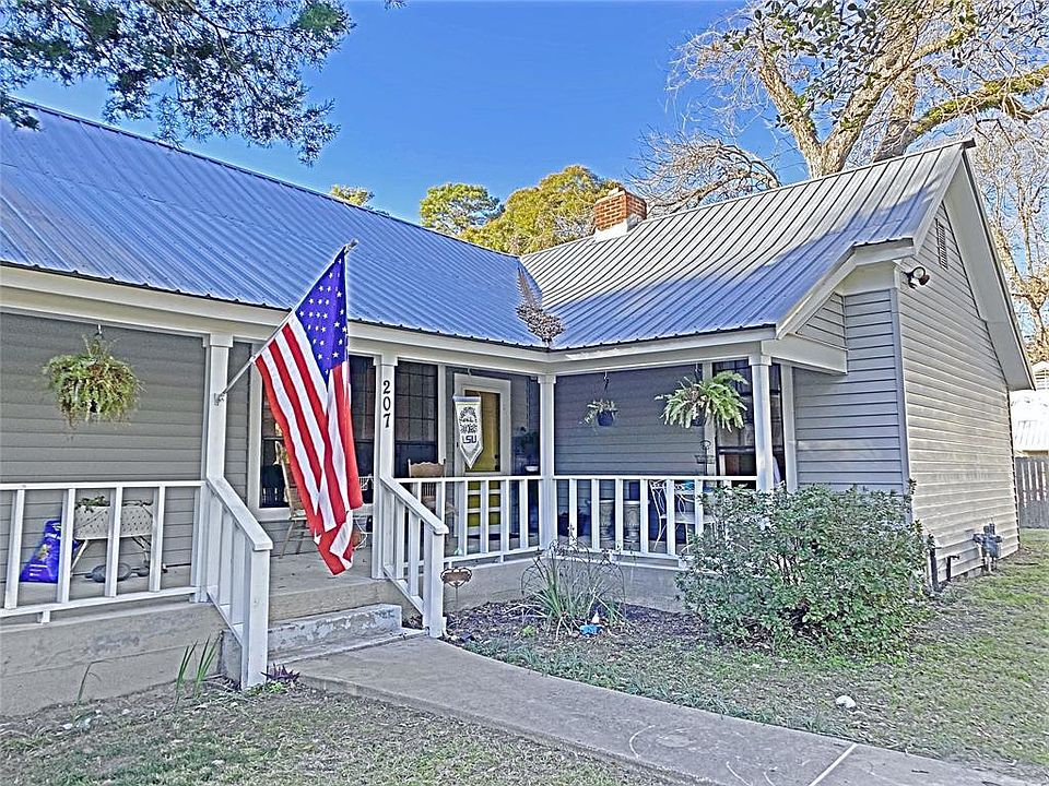 1st image of 207 S Marsh Dr