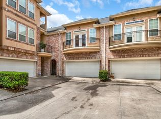 17 Versante Ct, Houston, TX 77070