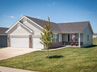 601 Lazy River Ct, Saint Paul, MO 63366