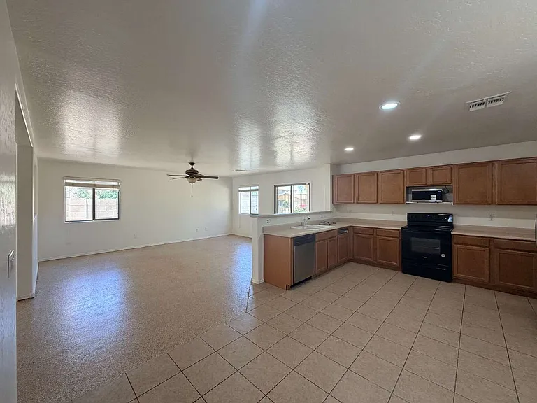 2344 E Meadow Creek Way — Photo 18
