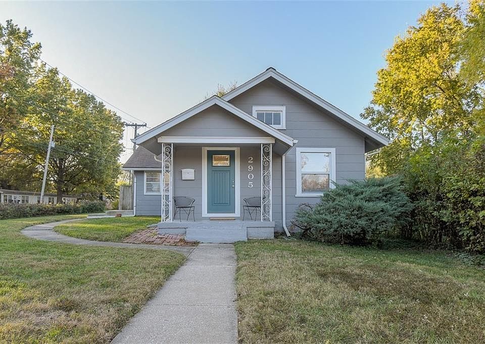 1st image of 2905 W 44th Pl