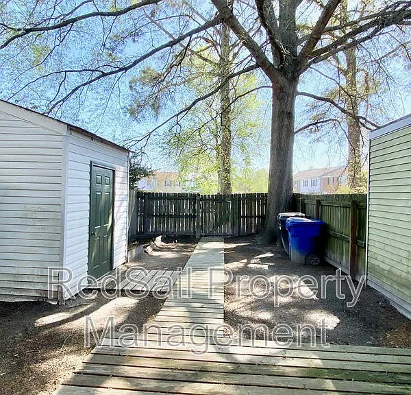 1114 Clear Springs Rd — Photo 20