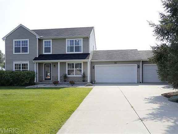 2nd image of 1046 Laurel Wood St