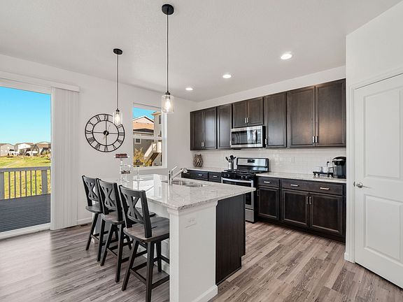 Beautiful Fully Equipped Kitchen