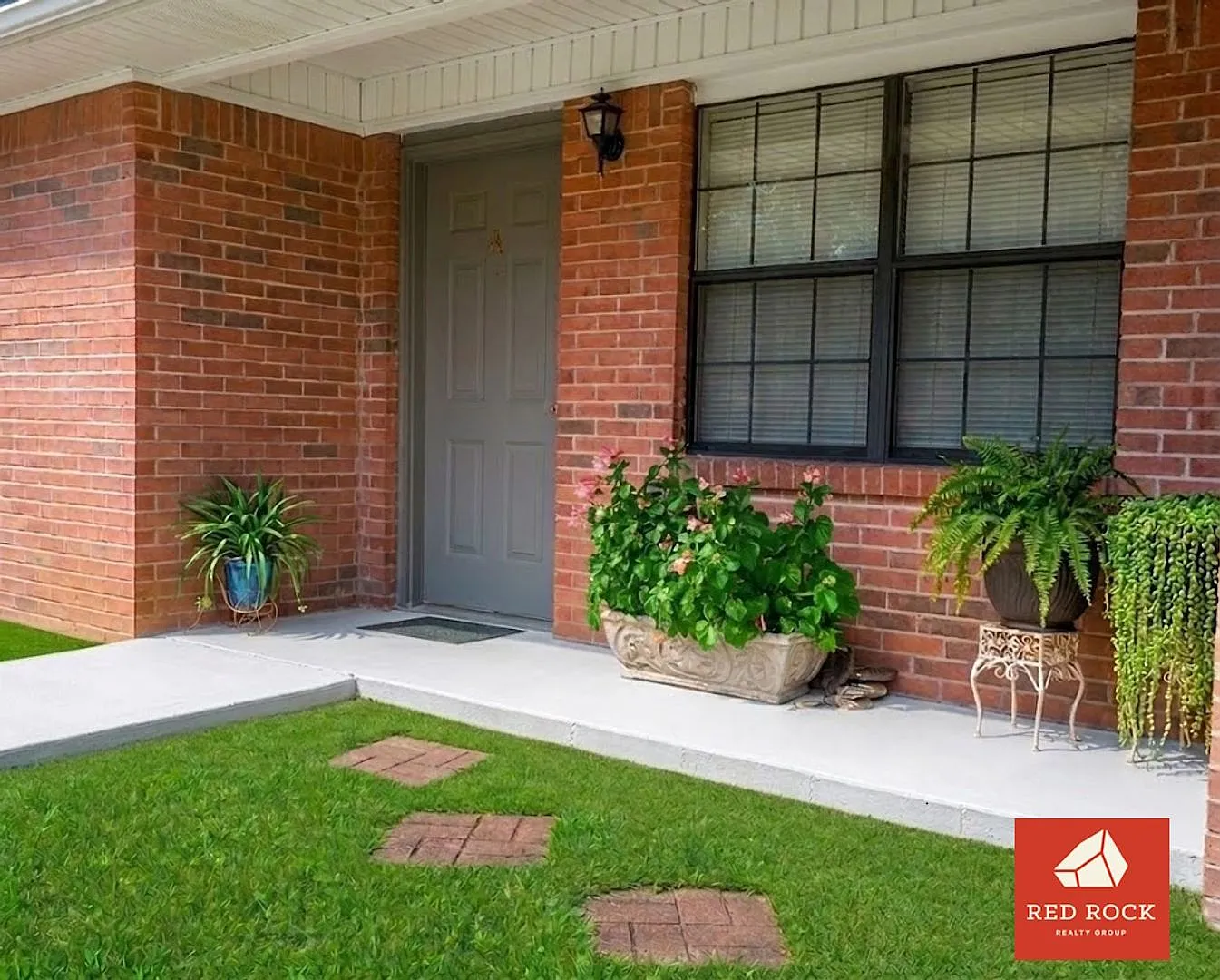 Pine Woods Apartments - West Blocton, AL — Photo 1