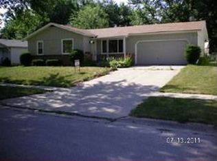 4317 Red Coat Rd, Rockford, IL 61109