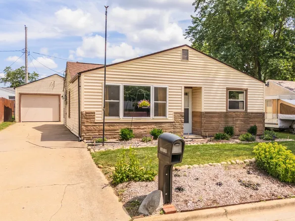 3018 Joseph St, Bloomington, IL 61704