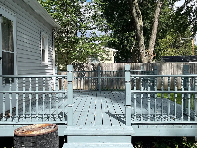 33511 Pierce St — Photo 2